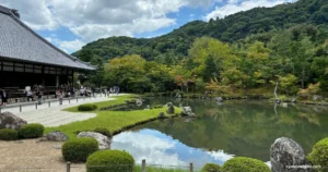 【京都】天龍寺 : 日本初の史跡・特別名勝に選ばれた庭園と見どころを紹介